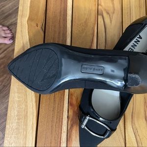 Anne Klein low heel shoes. Linen/Patent leather size 9 beautiful shoes.